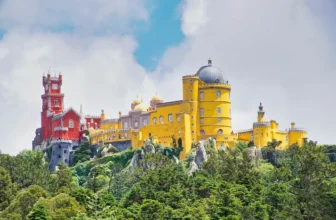 Colours of Sintra: Pena Palace with Lunch